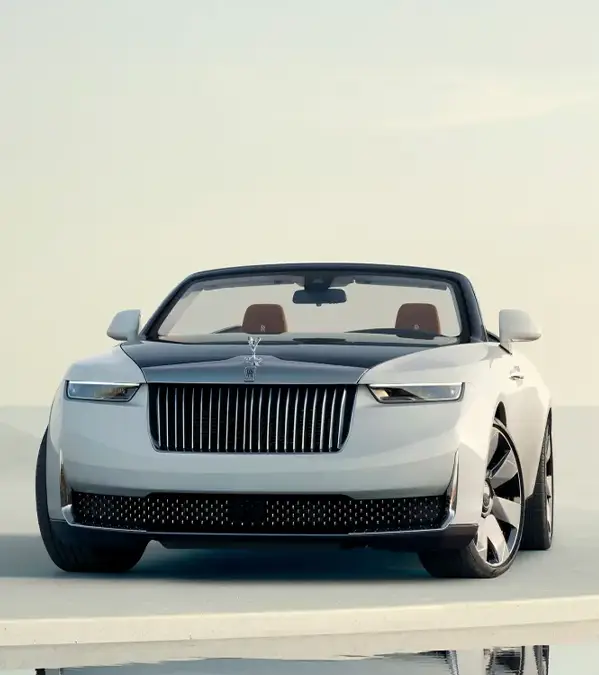 The Rolls-Royce features a bespoke watch design / Rolls-Royce Motor Cars