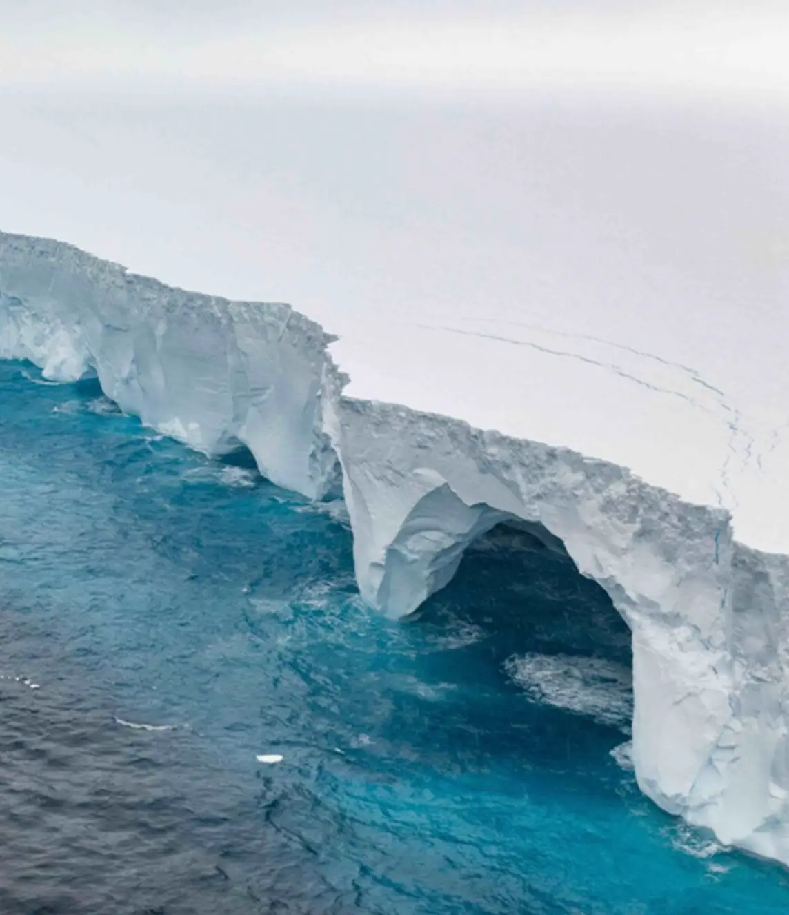 The iceberg is turning anticlockwise by around 15 degrees a day. (@EYOSExpeditions/X / Ian Strachan via Eyos Expeditions)