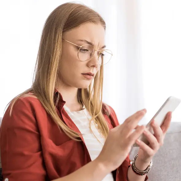 iPhone user baffled by ‘aggravating’ notification that repeatedly pops up once a minute