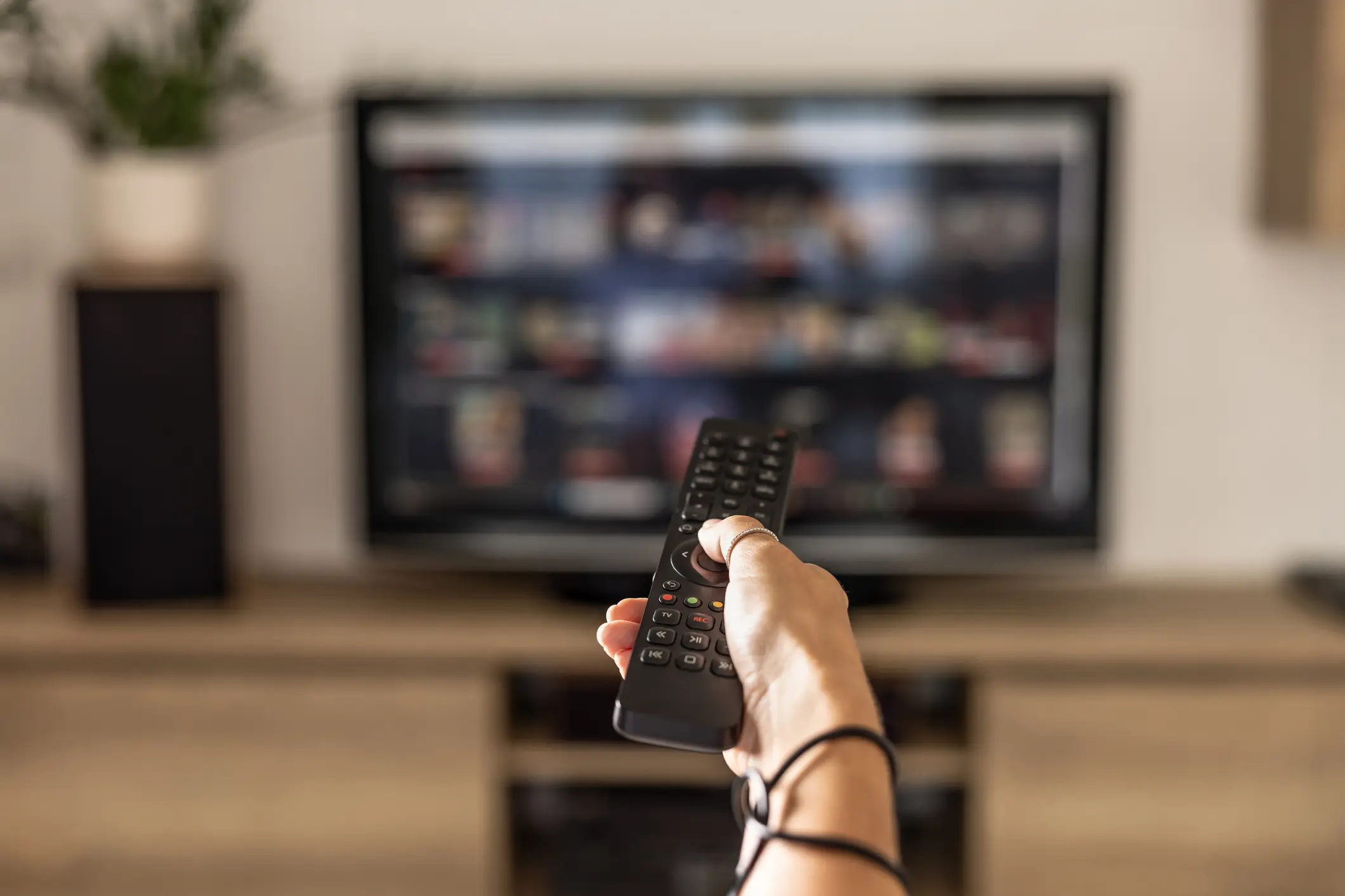 One warning sign is feeling confused using the TV remote (SimpleImages/Getty)
