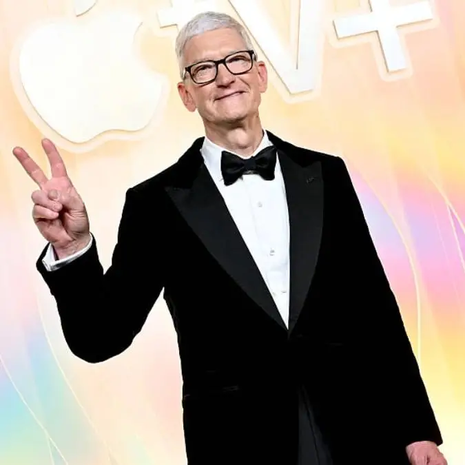 Apple makes history with $4,000,000,000,000 market value thanks to one product