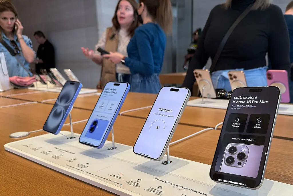 Apple's latest plans could help avoid a sharp price increase for iPhones in the US (Scott Olson / Getty Images)