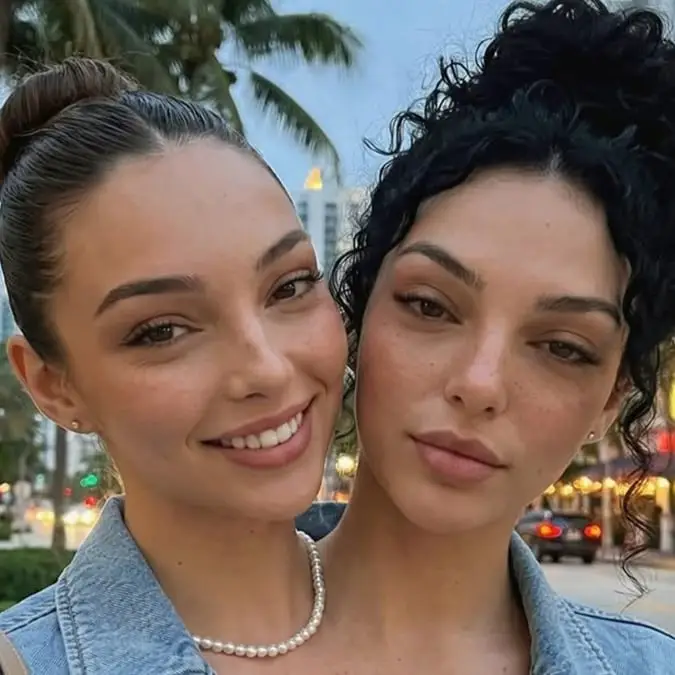 Instagram/@itsvaleriaandcamila