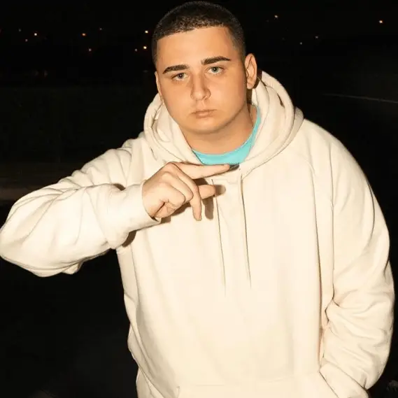 Twitch streamer enrages viewers after he goes on rant claiming streaming is 'harder than a full-time job'