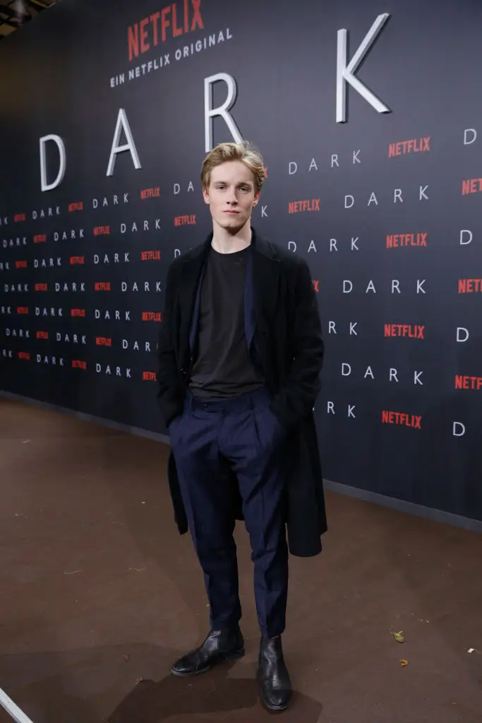 Louis Hofmann plays Jonas in the Netflix time-travel thriller. Andreas Rentz / Staff / Getty