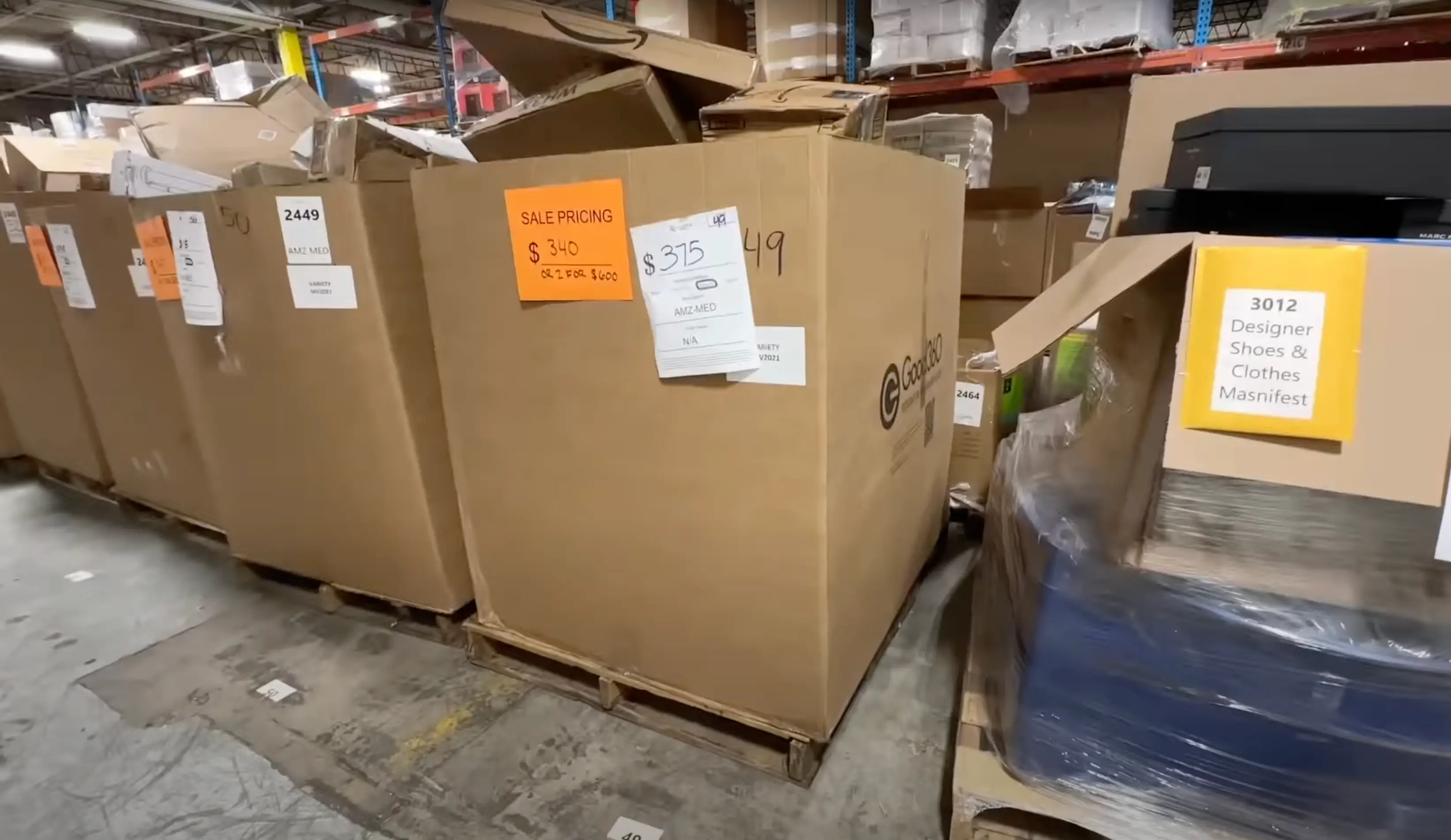 The YouTuber bought a mystery box of Amazon returns (YouTube/@Danny-Gonzalez)