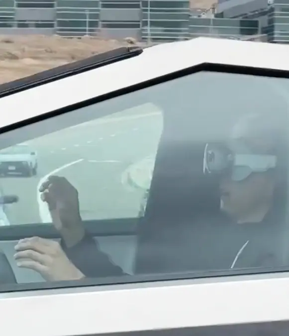 The clip has since sparked safety concerns / @SecretaryPete/X