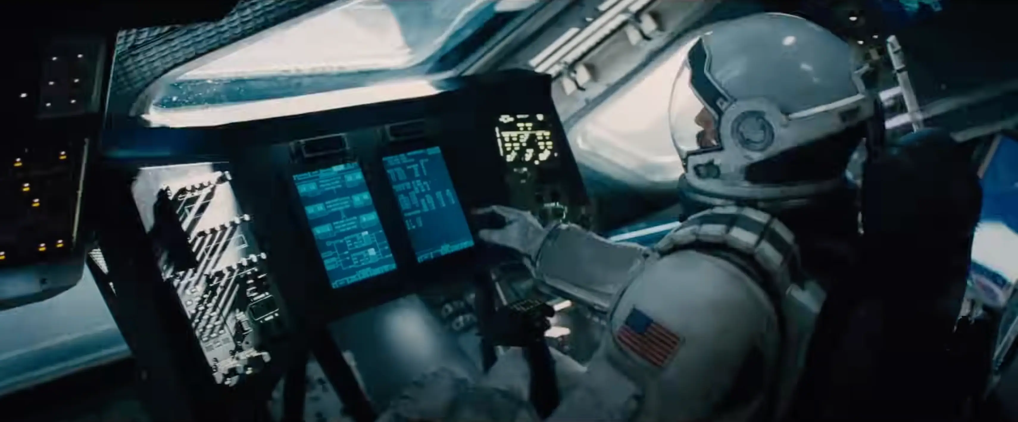 The movie stars Matthew McConaughey and Anne Hathaway (Paramount Pictures)