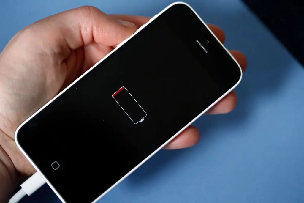 Unnecessary features can cause your iPhone battery to drain (Chesnot/Getty Images)