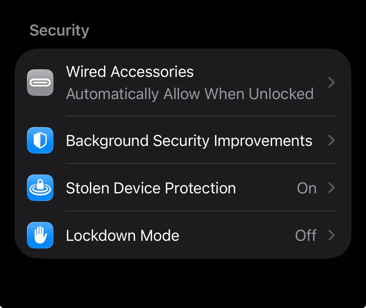 Activating Lockdown Mode is the first thing you should do when the threat notification arrives (UNILAD Tech)