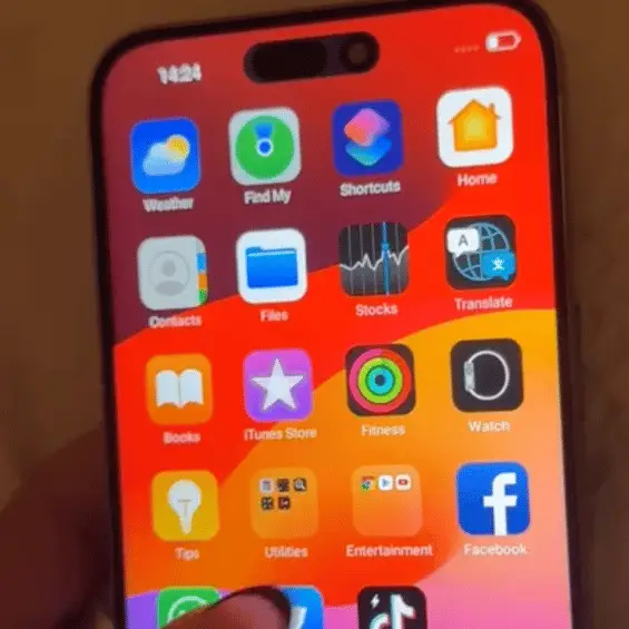 Man who bought fake iPhone shares footage of weirdly similar operating system in hilarious video