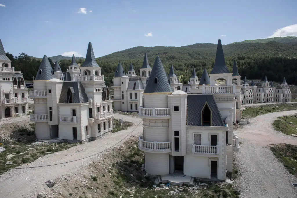 Burj Al Babas features stunning castle-like houses (Chris McGrath/Getty Images)