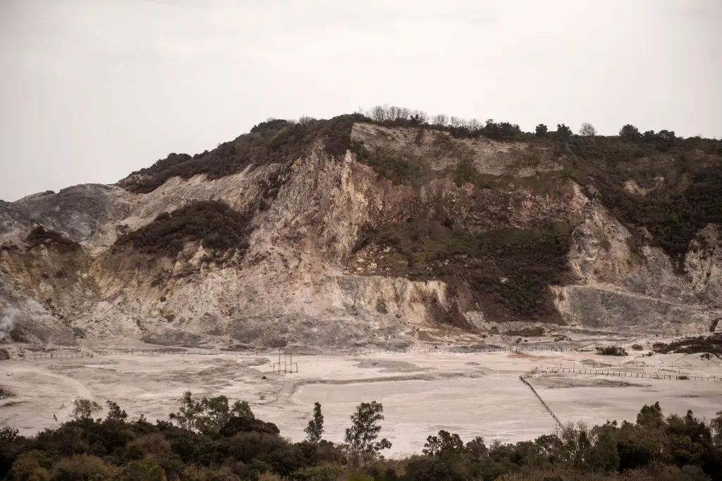 A recent rise in local earthquakes could be the catalyst that provokes the volcano to erupt (Ivan Romano/Getty Images)