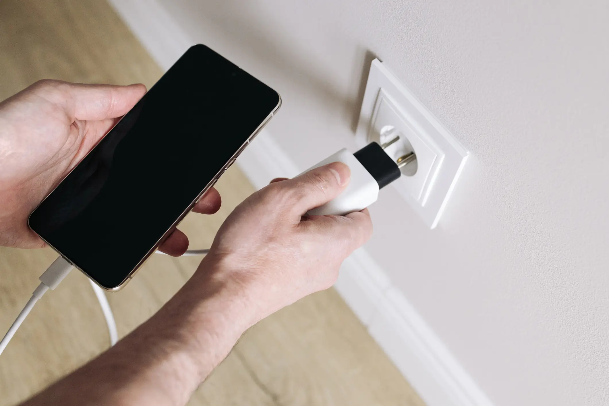 A YouTuber tested out a bunch of chargers to find the best one on the market (Mariia Demchenko/Getty)
