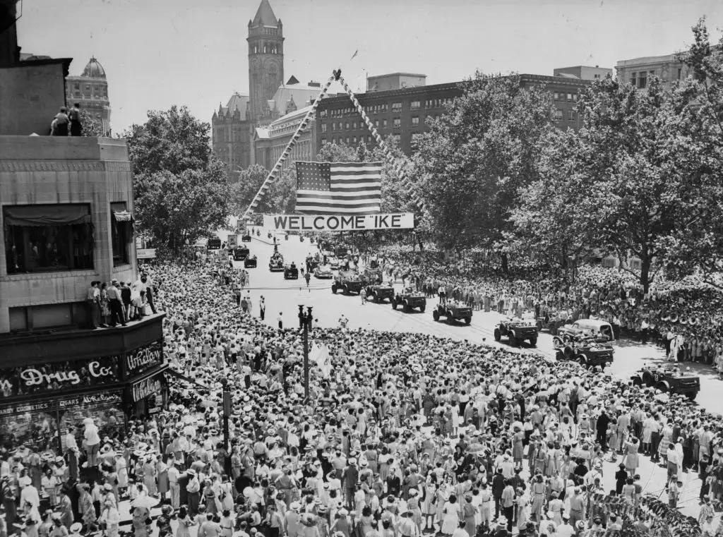 Heinz von Foerster predicted how the world's population would grow from 1960 (Fox Photos / Stringer / Getty)