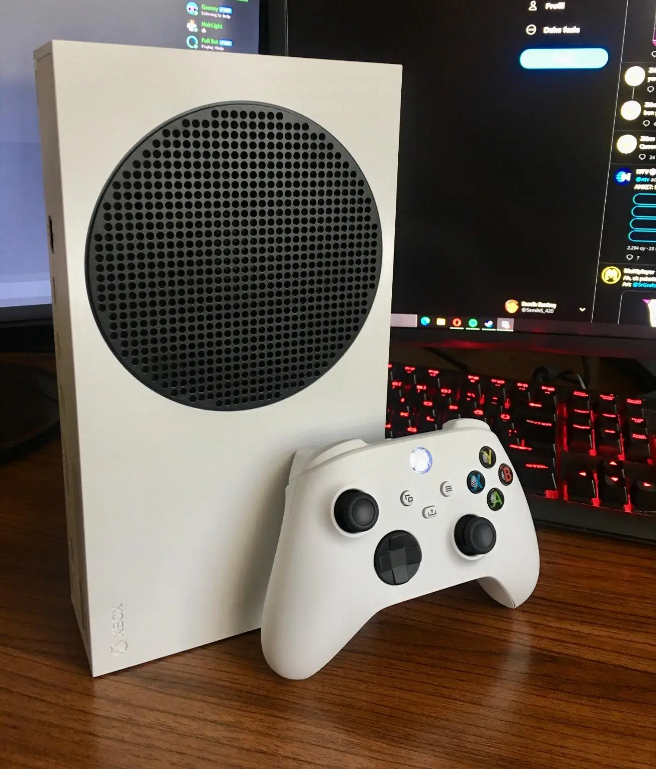 You could trade in an old device to put towards a newer model (Amazon reviews)