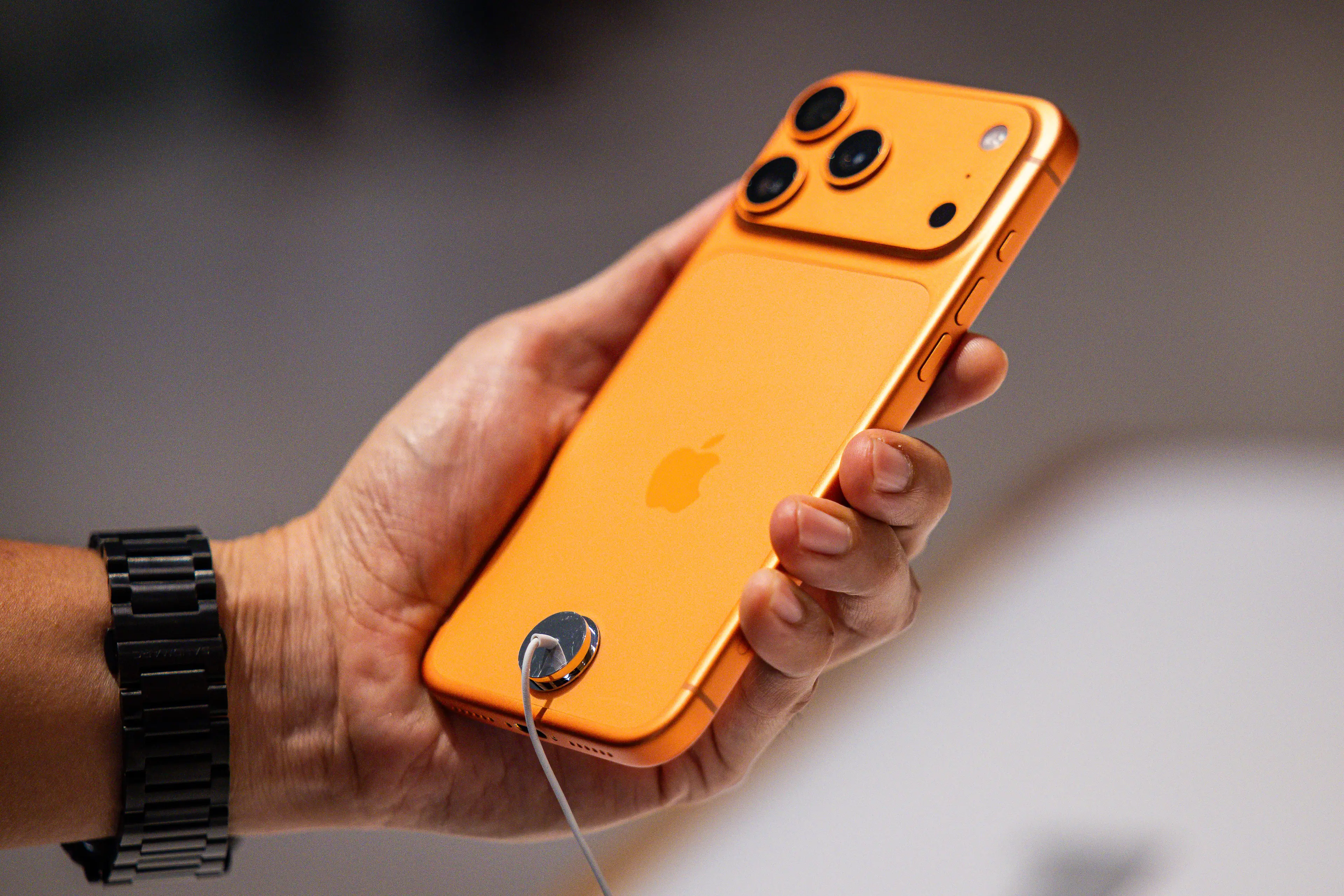 Apple are set to make a huge profit with the latest iPhone release (Annice Lyn/Getty Images)