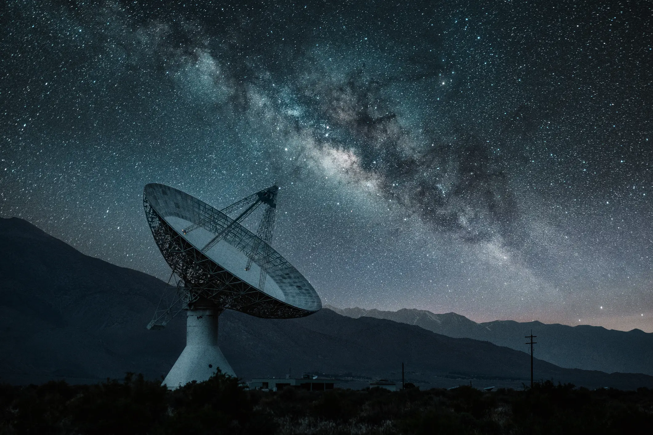 The signal would likely be picked up by a large telescope (ferrantraite/Getty Images)