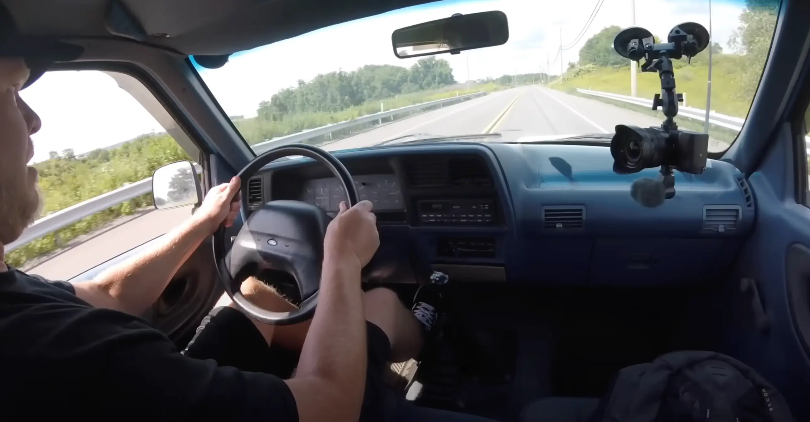 The YouTuber switched his gear from fifth to first (YouTube/@AutoVlogOfficial)