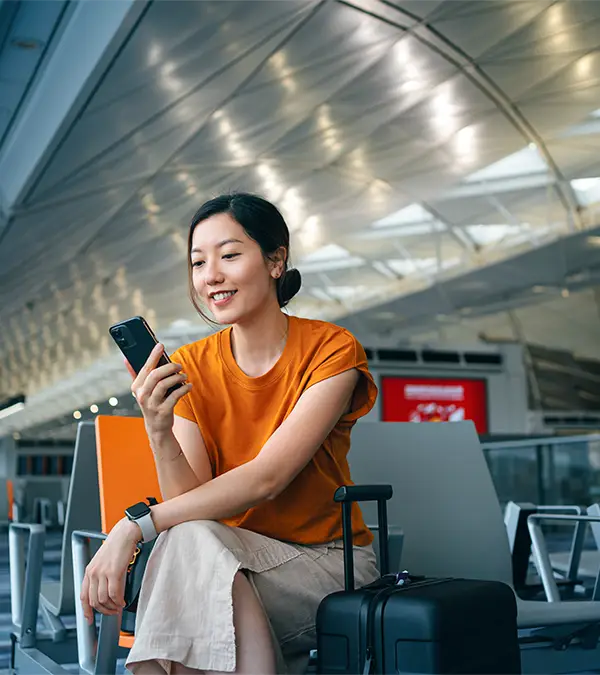 Travellers are guilting of forgetting to take off their jewellery and belts in customs /d3sign/Getty
