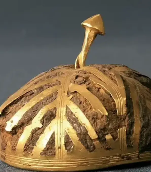 An extra-terrestrial metal was found in Bronze Age treasure / Villena Museum