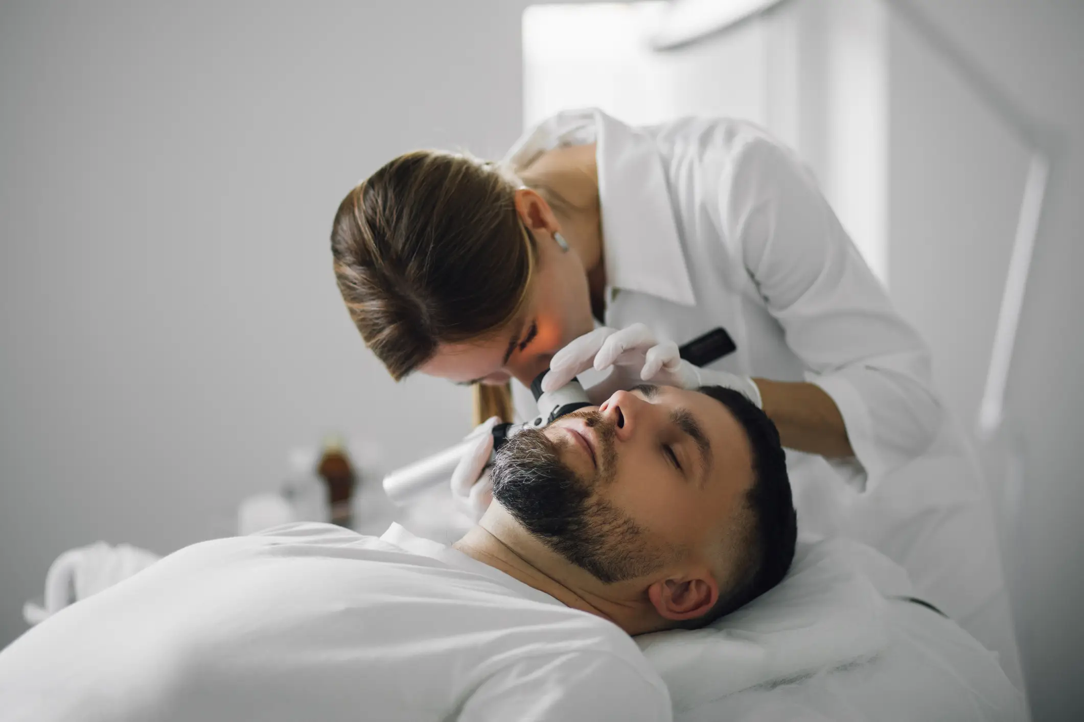 There are concerns about the rise in various looksmaxxing trends (Oleg Breslavtsev / Getty)