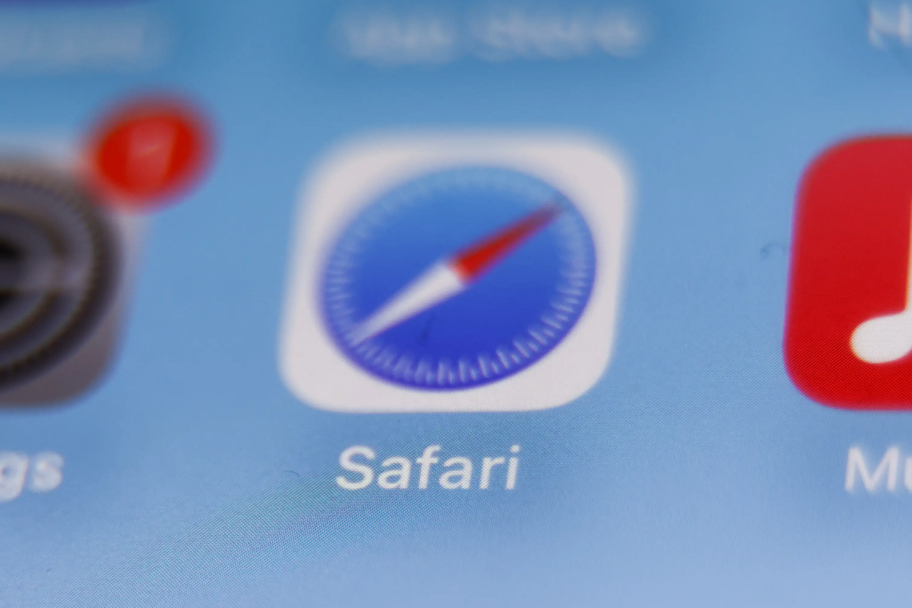 Apple claims that Safari is safer to use than Chrome (Jakub Porzycki/NurPhoto via Getty Images)
