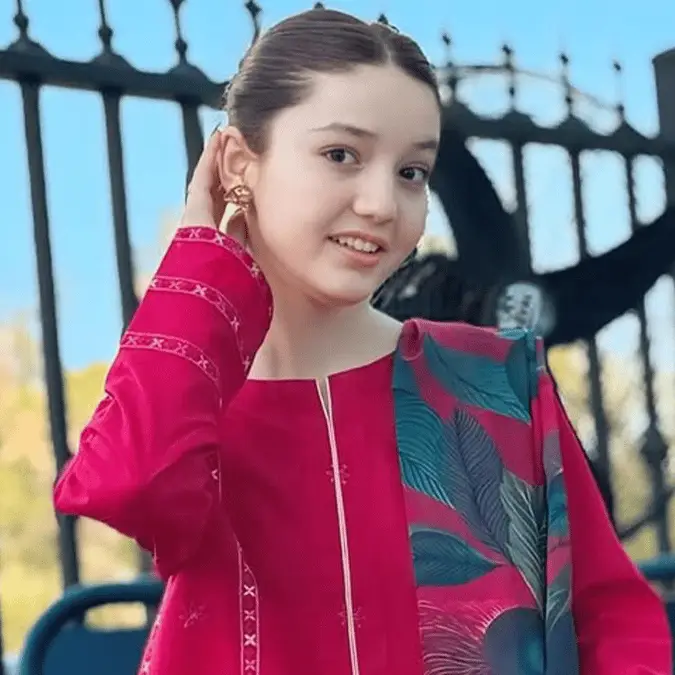 sanayousaf22 / Instagram