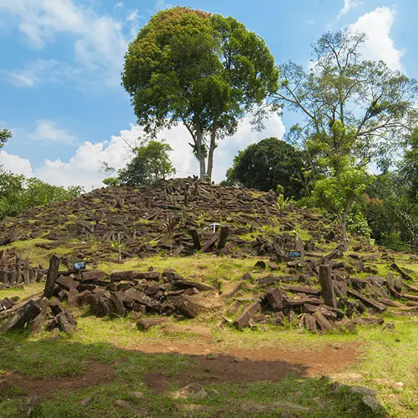 Archaeologists suggest 25,000-year-old pyramid was not made by humans