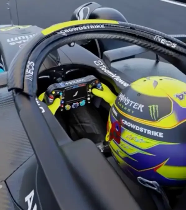 An expert shows what all the buttons on an F1 steering wheel do / u/boingggoesmyschlong/Reddit