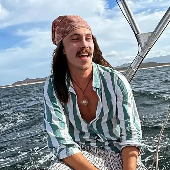 Man sailing across the pacific on his own shares his location on Google Maps and it's freaking people out