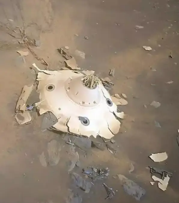 NASA's 'Marscopter' came across mysterious debris on Mar's surface / NASA/JPL-Caltech