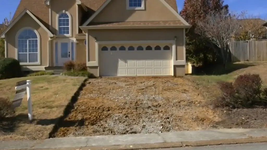 The woman discovered that her driveway had been stolen (Local 3 News)