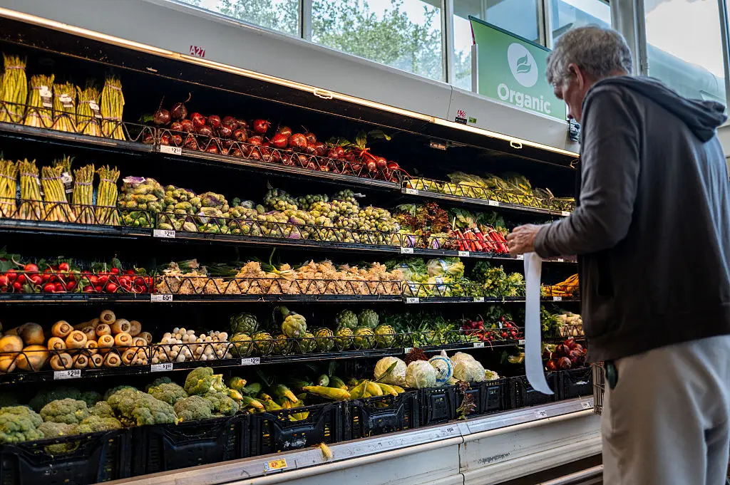 Extreme weather conditions could hit consumers' wallets in grocery stores (Brandon Bell/Getty Images)