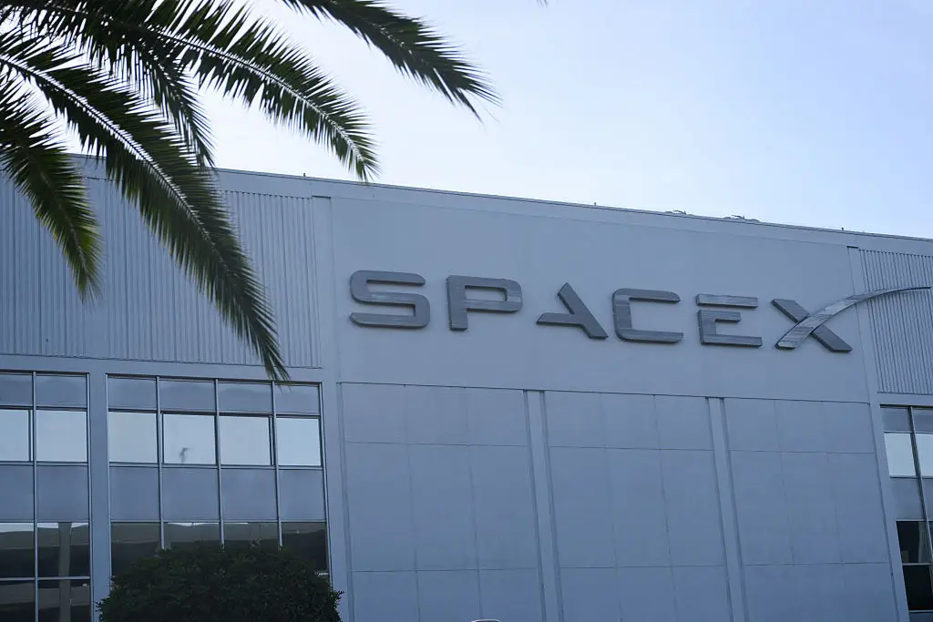 SpaceX will engage in a partnership of some kind with partnership with Cursor by the end of the year (Patrick T. Fallon / AFP via Getty Images)