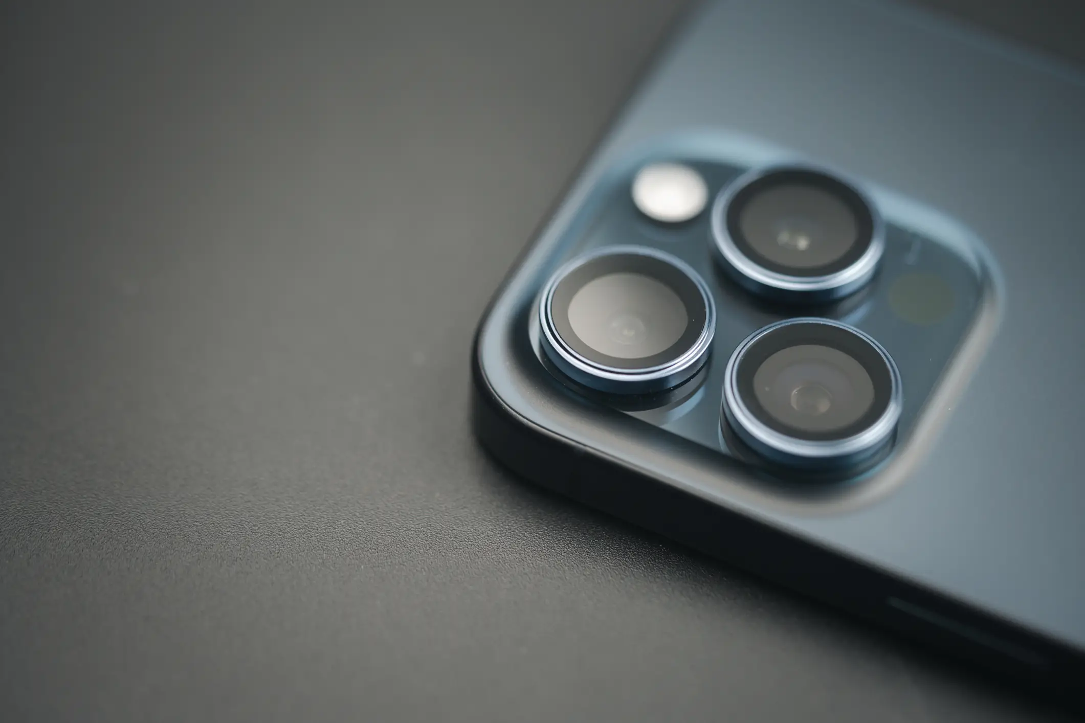 iOS 18.2 brought contact photos to the Mail app. (dontree_m / Getty)