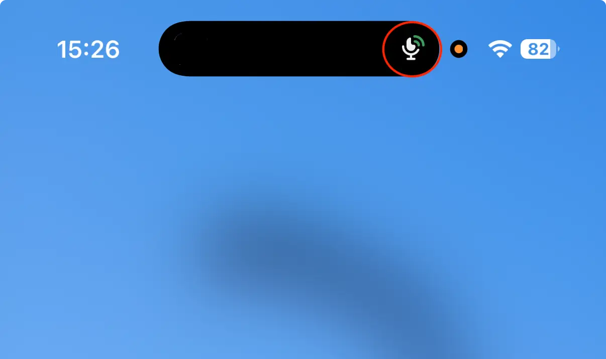 This new icon will appear when you're in a voice channel outside of the app that's receiving the microphone (UNILAD Tech)
