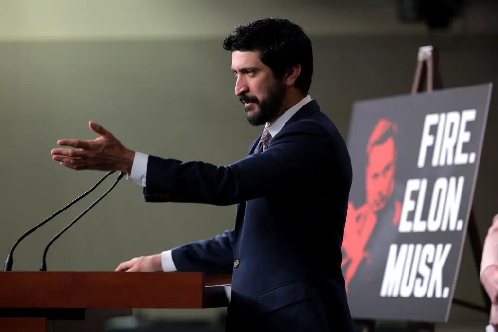 Elon Musk is being called out for his lucrative pay package (Kayla Bartkowski/Getty Images)