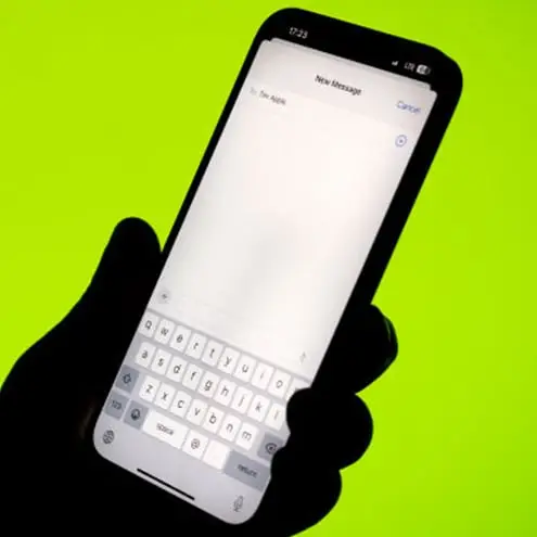 Little-known reason why contact names on your iPhone are turning red