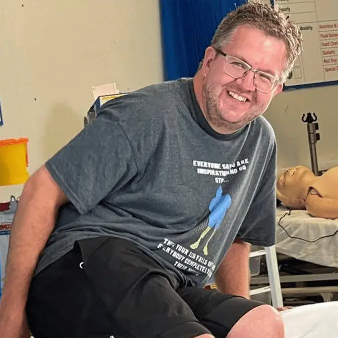 Instagram / bionicsurgeon