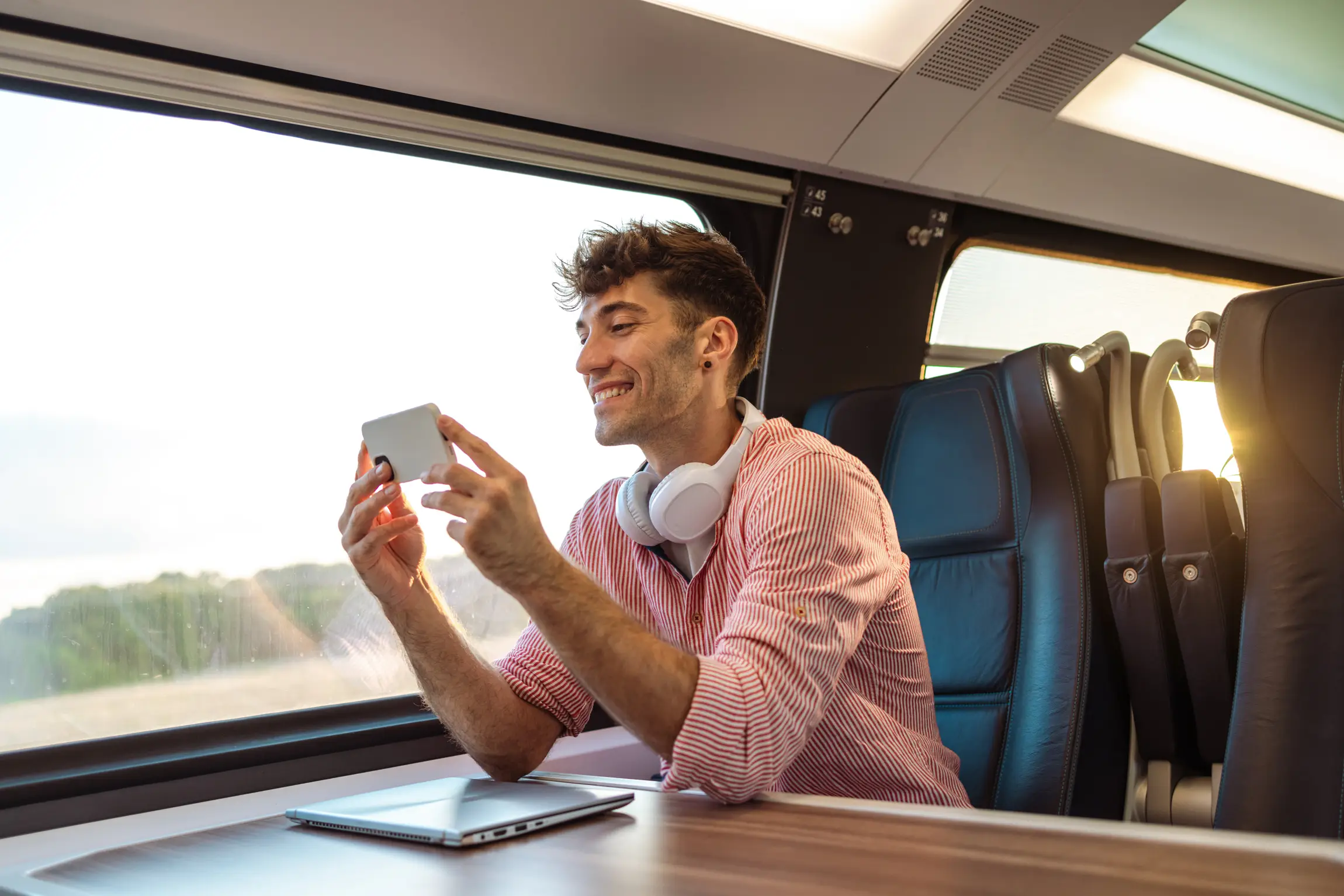 Watching Netflix during your commute is about to get a whole lot easier.