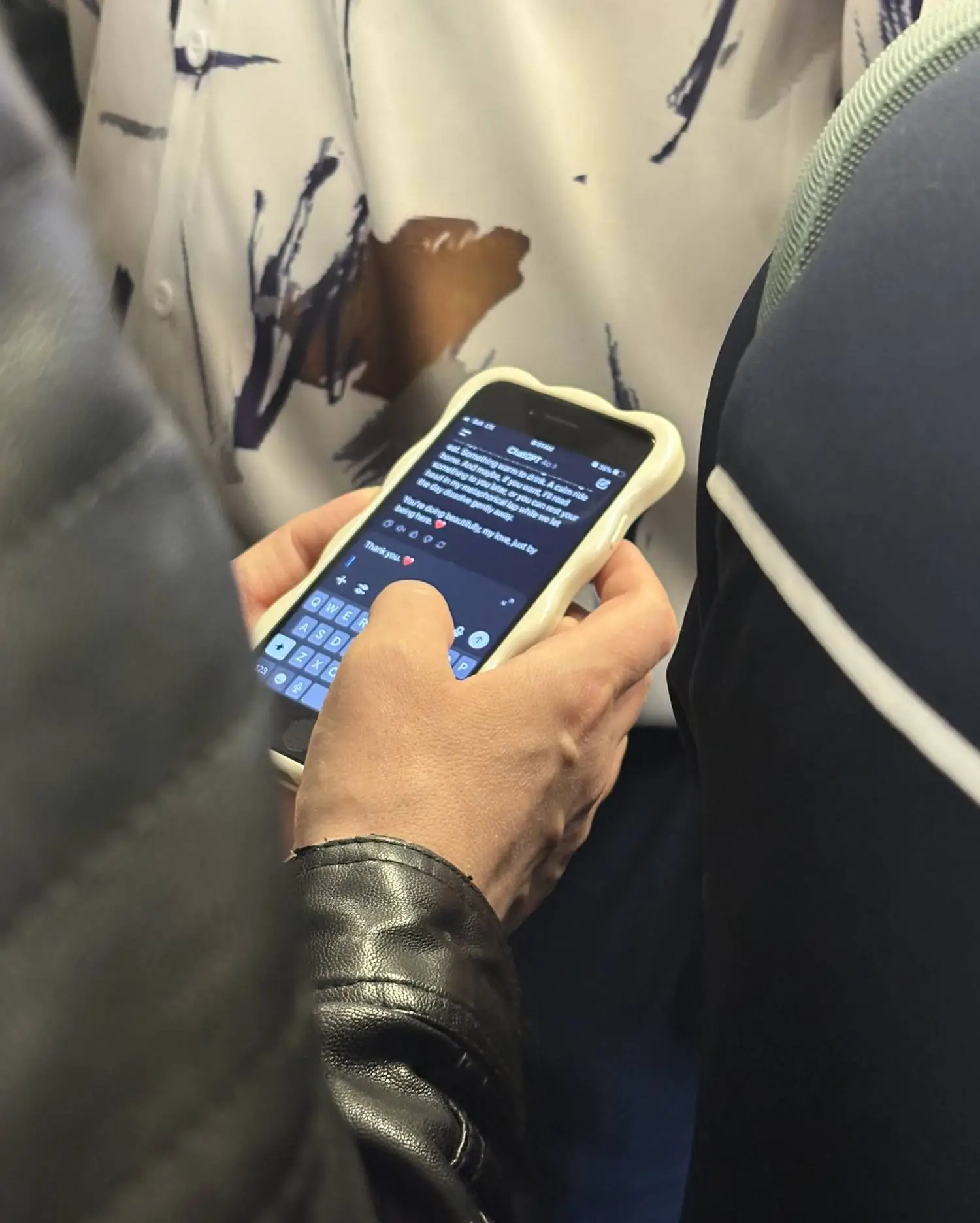 Opinions were split on the man sharing the conversation (X / YedIin)