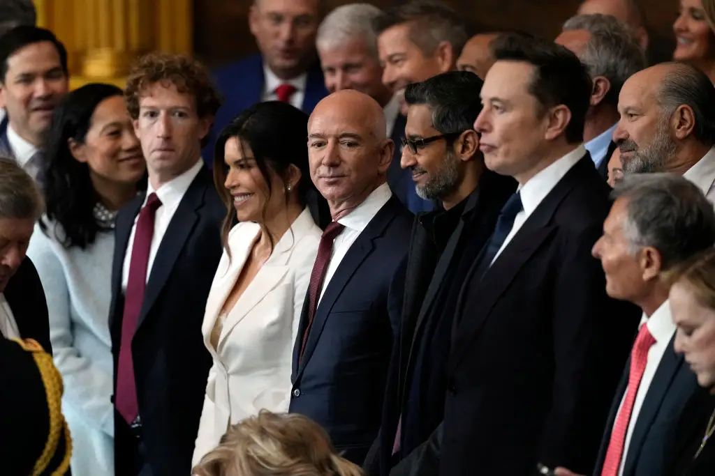 Tech CEOs Mark Zuckerberg and Elon Musk swear by this piece of tech (Julia Demaree Nikhinson - Pool/Getty Images)