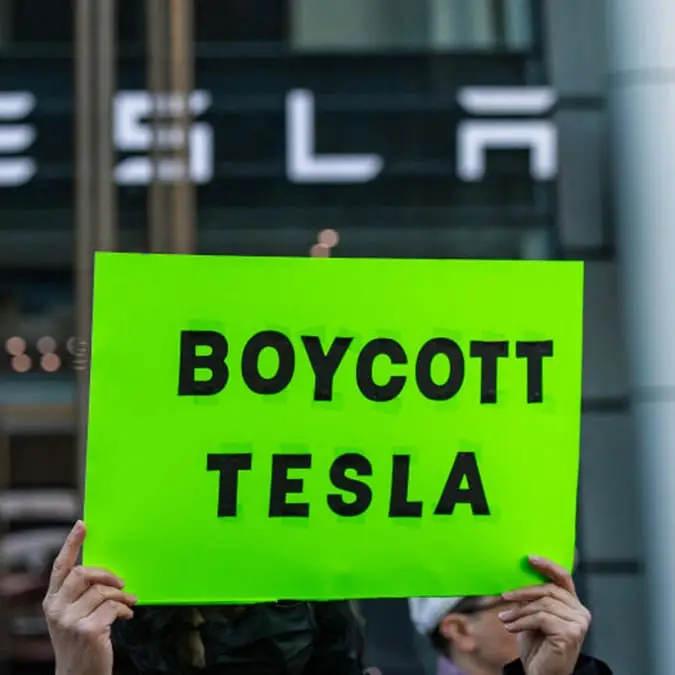 Elon Musk has unexpected five word clap-back in response to 'shocking' level of Tesla hate and vandalism