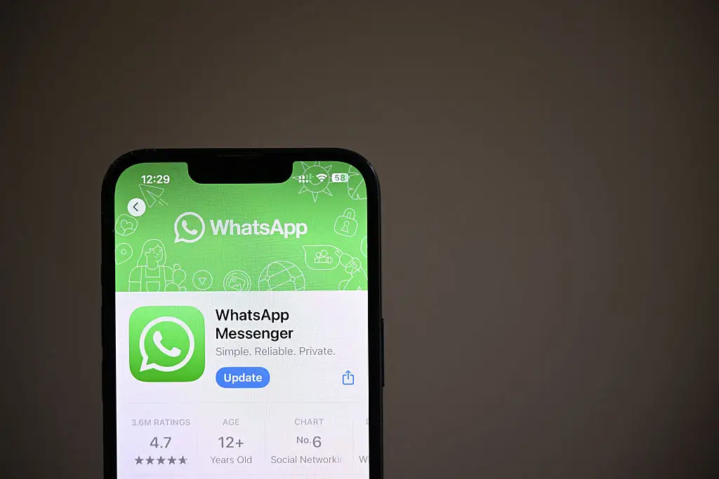 WhatsApp will no longer be available on older smartphones. (JUSTIN TALLIS / Contributor/Getty)