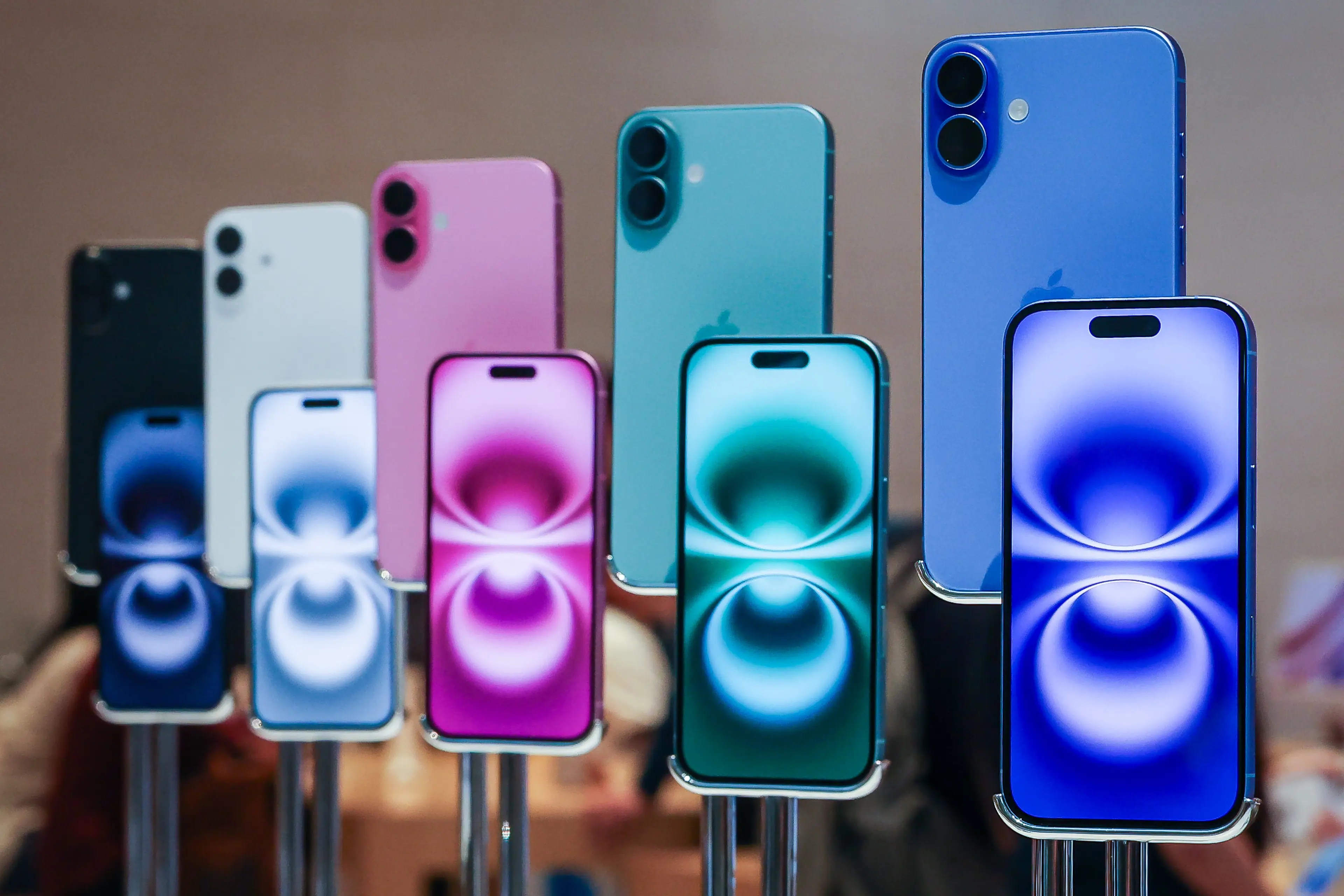 Does your iPhone choice line up with your star sign? (Annice Lyn / Stringer / Getty)