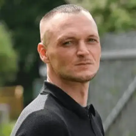 @‌howelzy/X / Johner Images/Getty Images