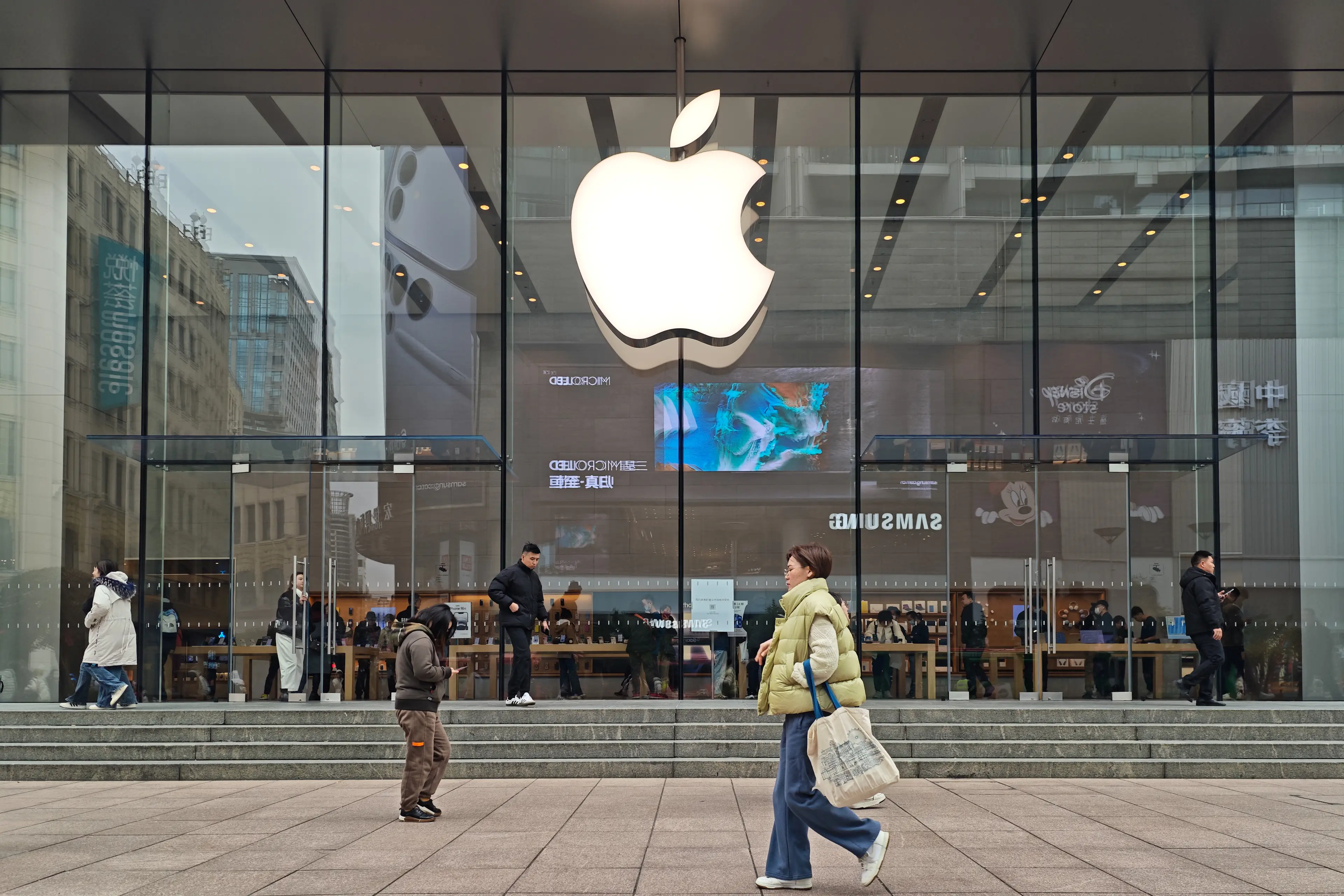 Apple are introducing new AI features (CFOTO/Future Publishing via Getty Images)