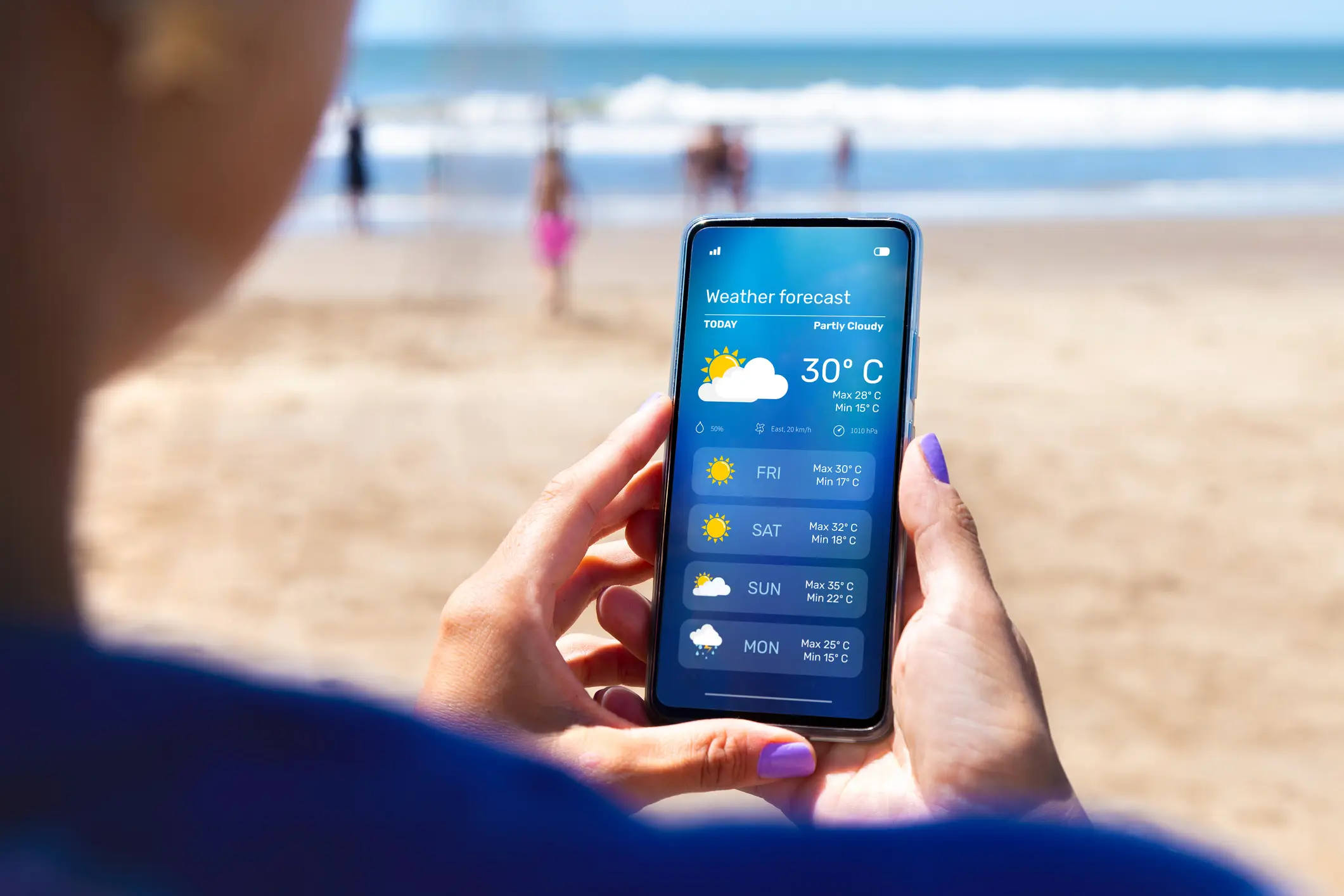 Google might be ready to axe its Android Weather app. (AlexPhotoStock/Getty)