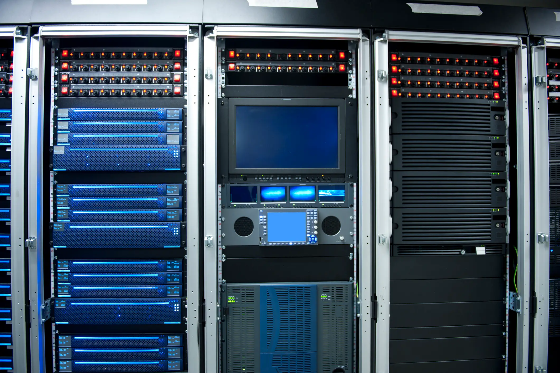 The Year 2038 problem could effectively break the internet on a number of essential systems (Getty Stock)